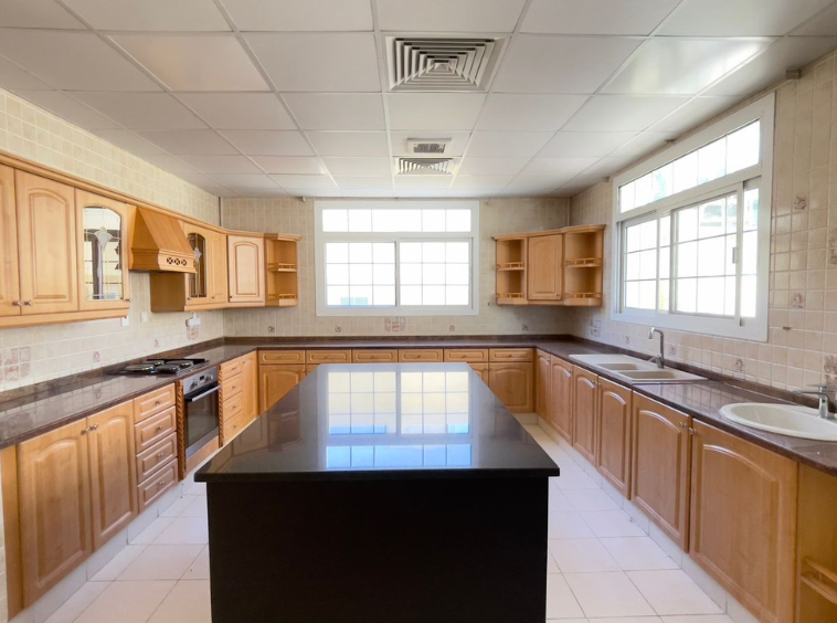 Al Manara 6-Bedroom Villa